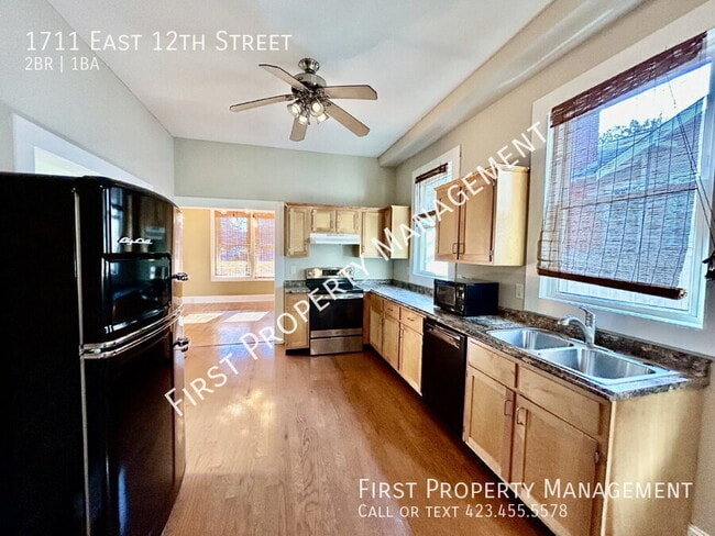 Building Photo - 1711 E 12th St