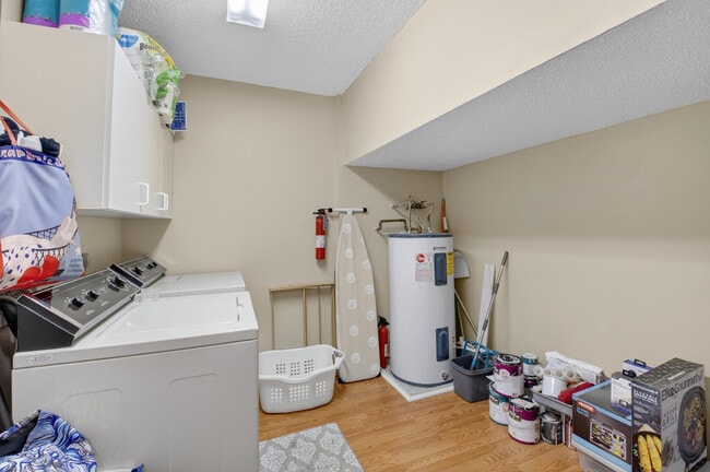 Building Photo - 7677 Lexington Club Blvd