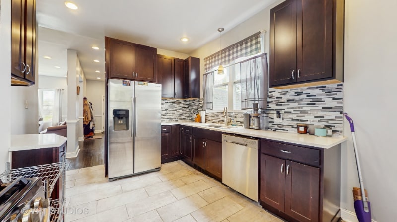 Building Photo - 8211 S Cornell Ave