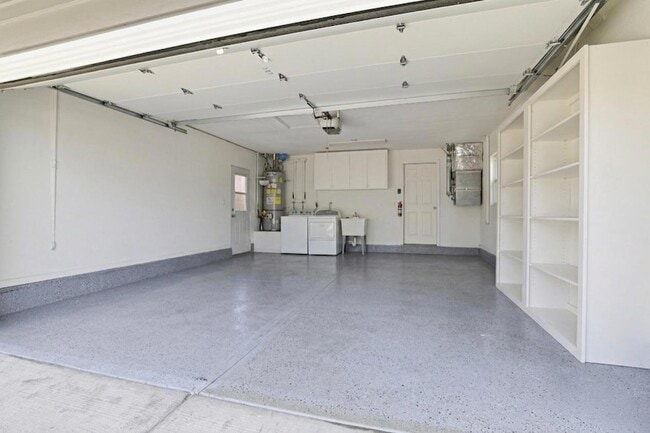 Building Photo - 1714 Woodridge Way