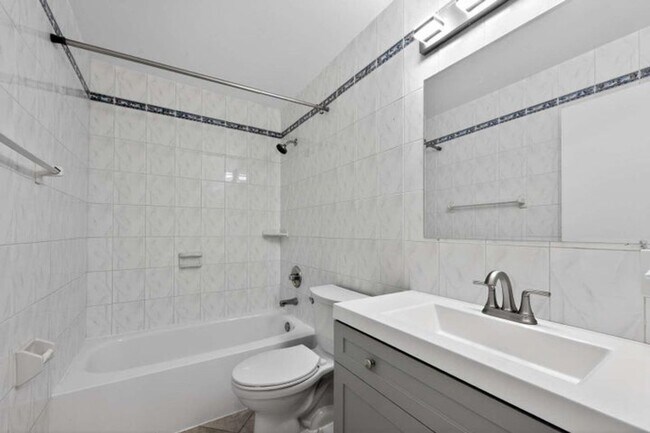 Building Photo - 1329 SW 151st Way