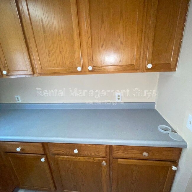 Building Photo - 3319 Longfellow Ave