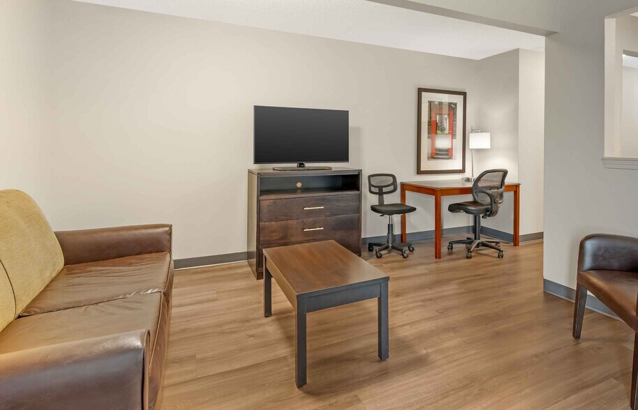 Building Photo - Furnished Studio-Dayton - Fairborn