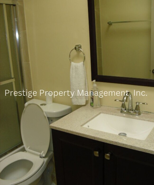 Building Photo - Beautifully and Spacious East Side Home!