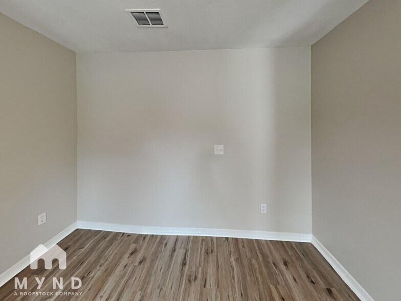 Building Photo - 5158 Sand Ridge Ct