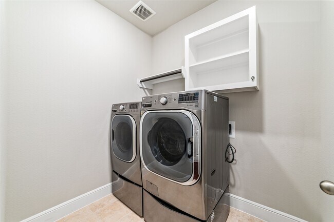 Building Photo - 10419 Talitha Trl