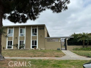 Building Photo - 1215 N Dresden Pl