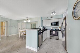 Building Photo - 19501 E Country Club Dr