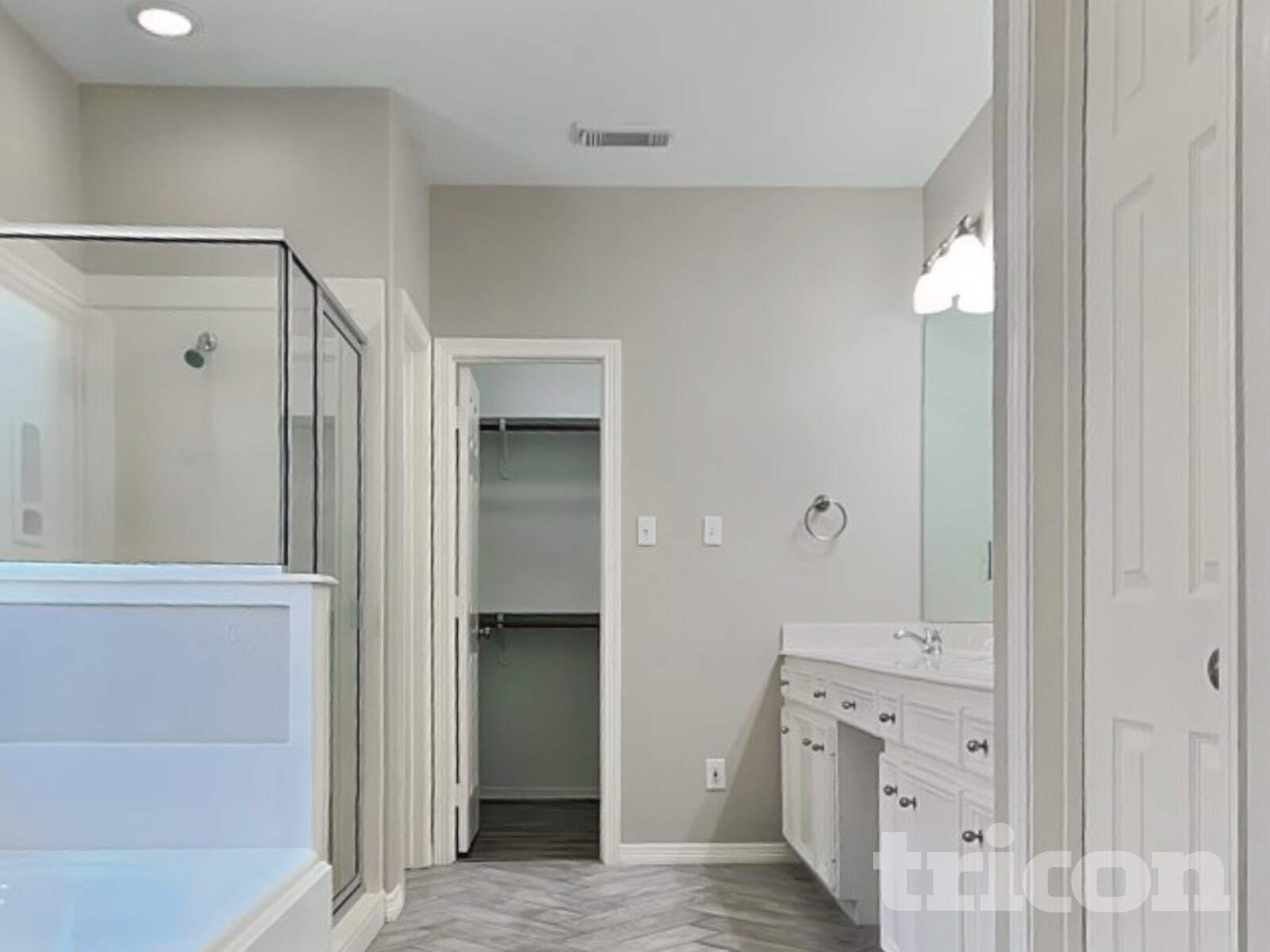 Building Photo - 6855 Tournament Dr