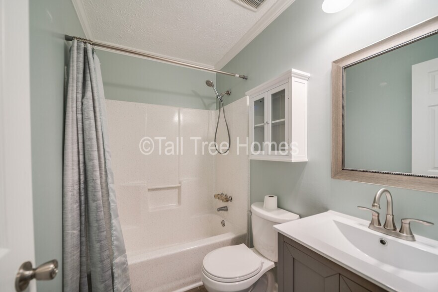 Building Photo - 15 Peachtree Way