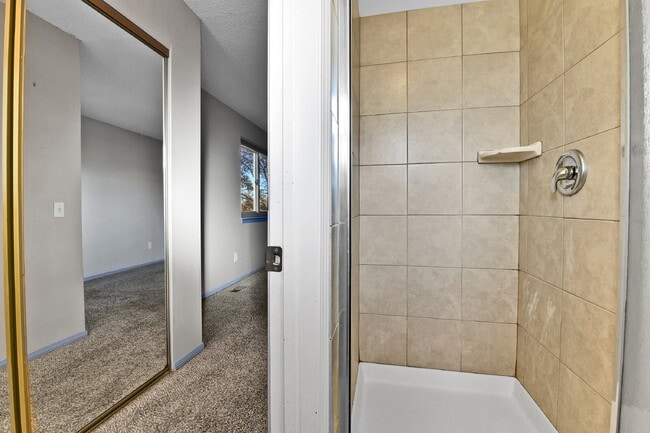 Building Photo - $2,795 - 3 Bed, 2.5 Bath Home in Broomfiel...