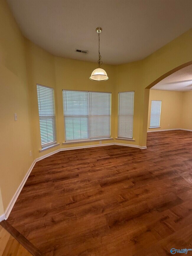 Building Photo - 216 Horseshoe Bend S