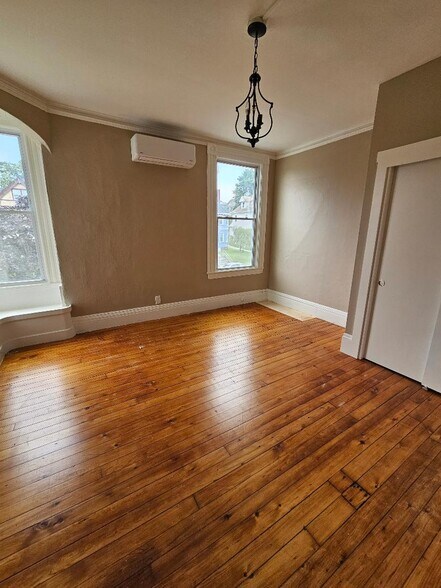 Building Photo - 764 Rock St