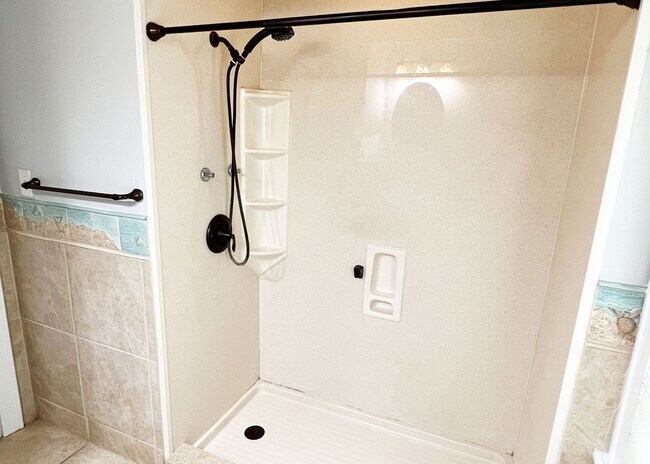 Building Photo - 3263 Bishop St