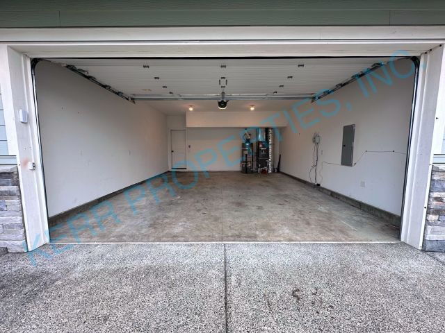 Building Photo - Spacious 4-Bed Gem in Gresham with 2.5 Baths and 2,665 Sq Ft of Comfort!