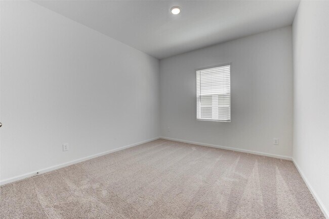 Building Photo - 14878 Calderon Dr