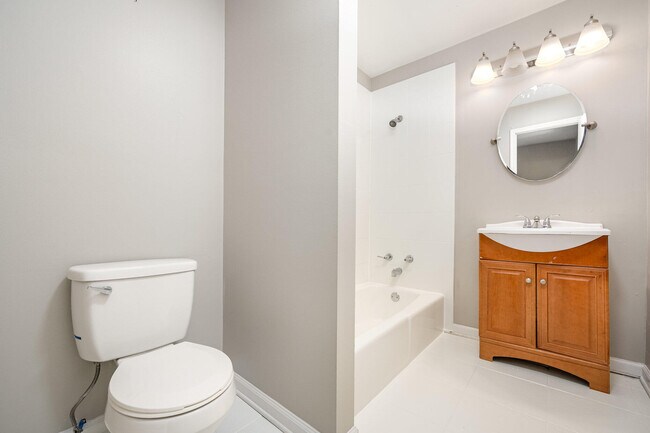 Building Photo - 2286 Alexandria Dr