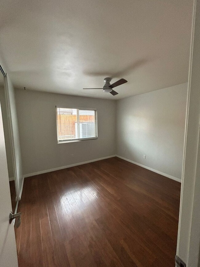 Building Photo - Upgraded, single story 2 bedroom Condo! La...
