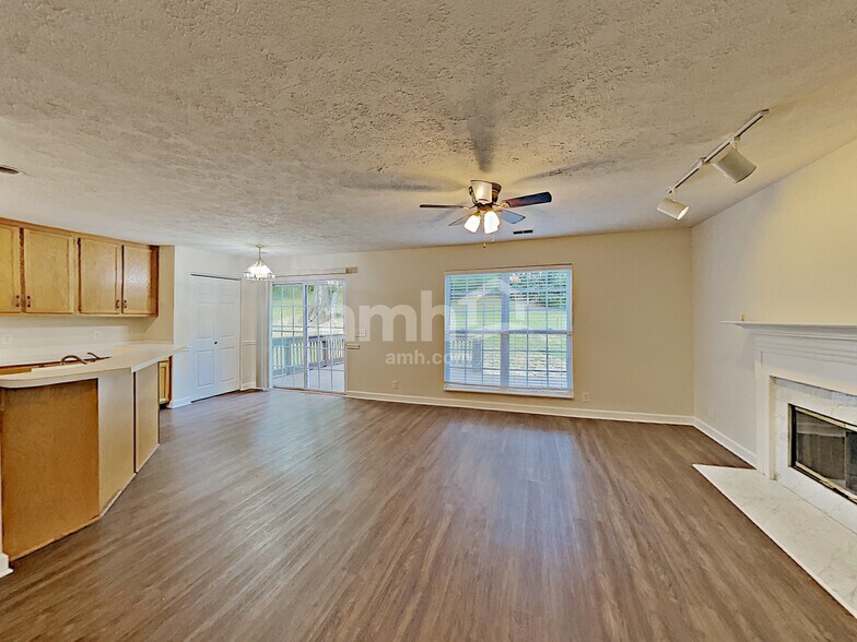 Building Photo - 4014 Lenox Ct