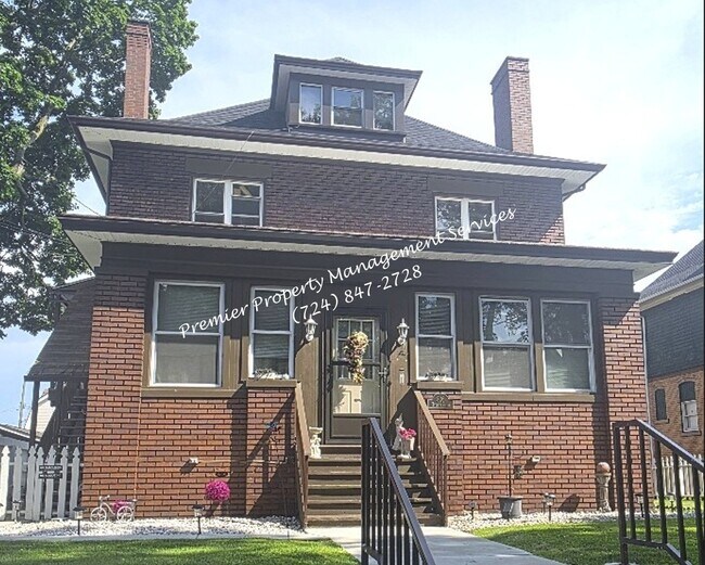 Primary Photo - 806 12th St