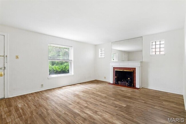 Building Photo - 1076 Wilshire Ave