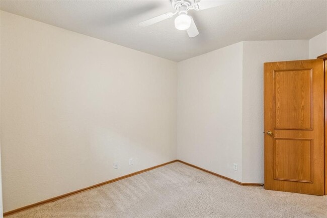 Building Photo - 1820 Chelsea Dr
