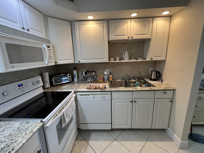 Building Photo - 291 Saxony Ln