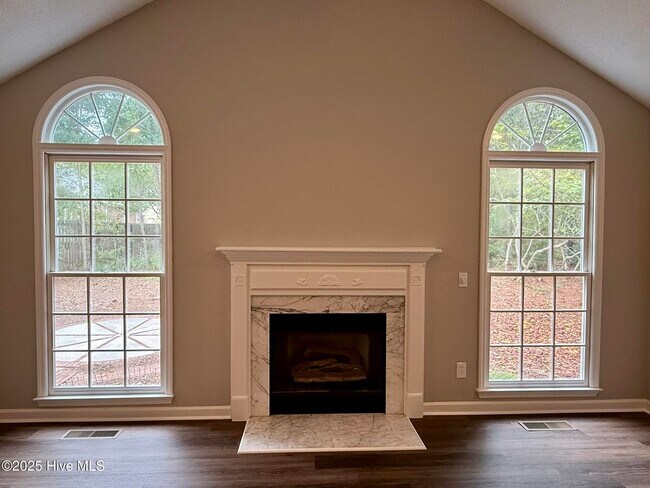 Building Photo - 1475 Monticello Dr