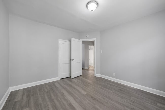 Building Photo - 6151 Chinquapin Pkwy