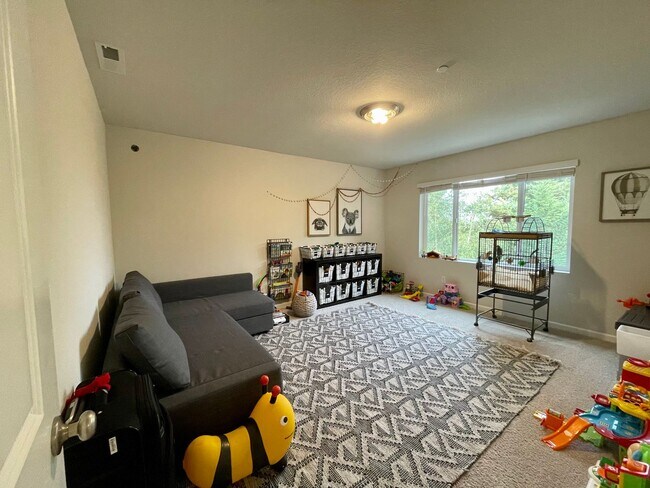 Building Photo - 9756 SW 171st Ave