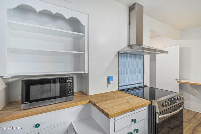 Building Photo - 1416 S College Ave