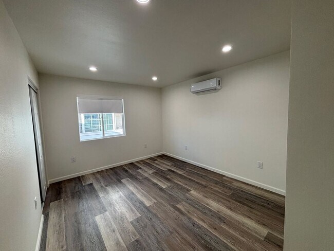 Building Photo - Brand New Two Bedroom Two Bathroom