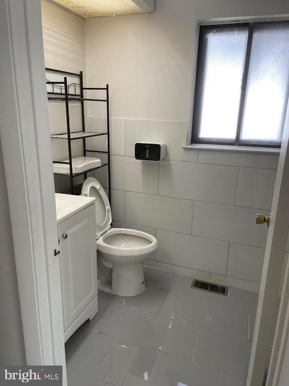 Building Photo - 9129 Tulip Grove Rd