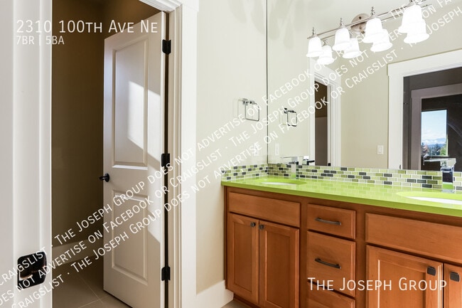 Building Photo - 2310 100th Ave NE