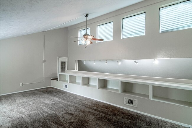 Building Photo - 26620 Primrose Ct
