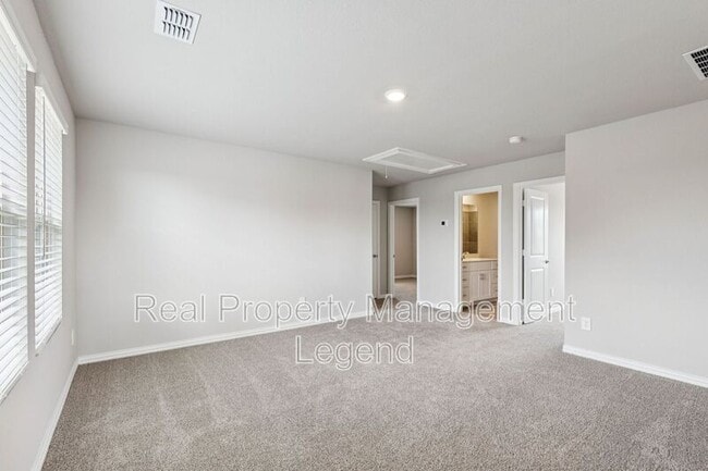 Building Photo - 4018 Sandstone Dr