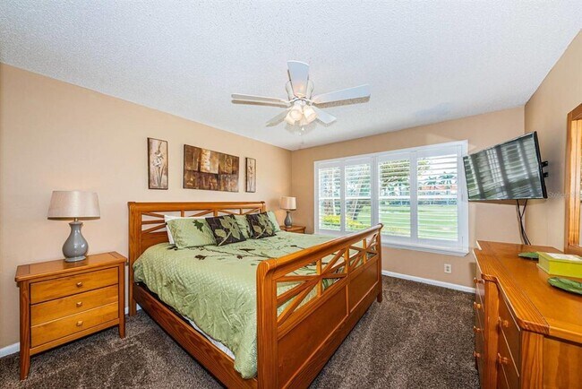 Building Photo - 6000 Bahia Del Mar Cir N