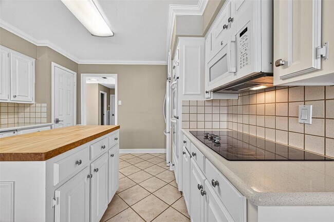 Building Photo - 3710 Point Clear Dr
