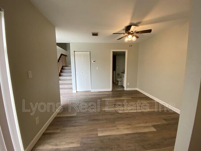 Building Photo - 1667 Park Meadows Dr