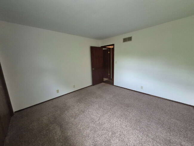 Building Photo - 21225 Mary Lynn Dr