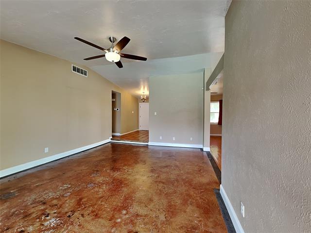 Building Photo - 1334 Forestglen Dr