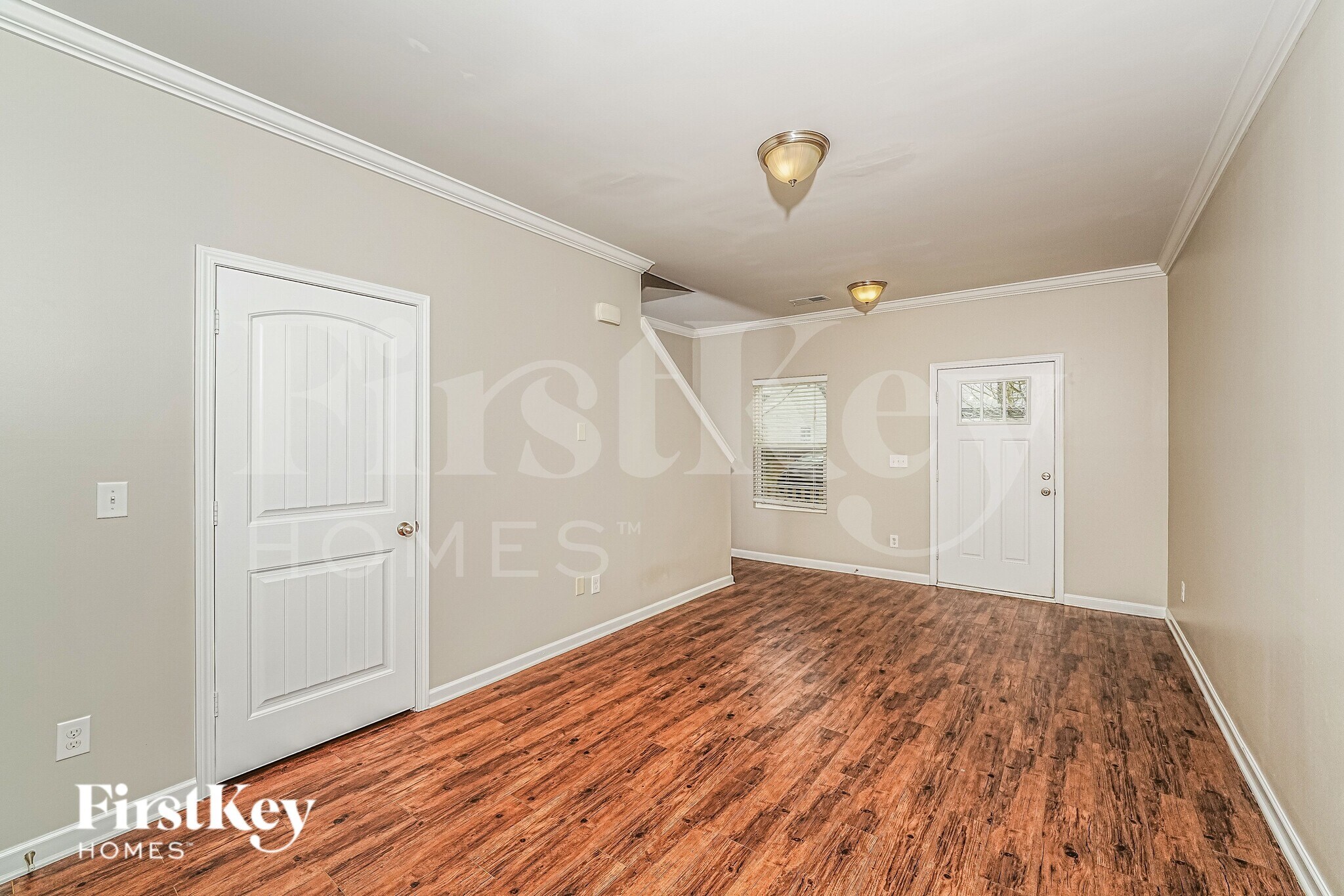 Building Photo - 5069 Bella Ct