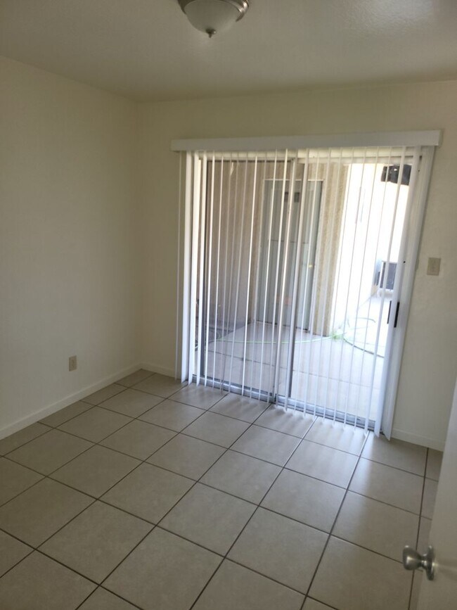 Building Photo - Birdwell Triplex