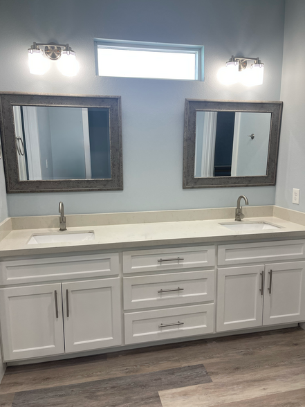 Dual Vanity - 717 N 10th St