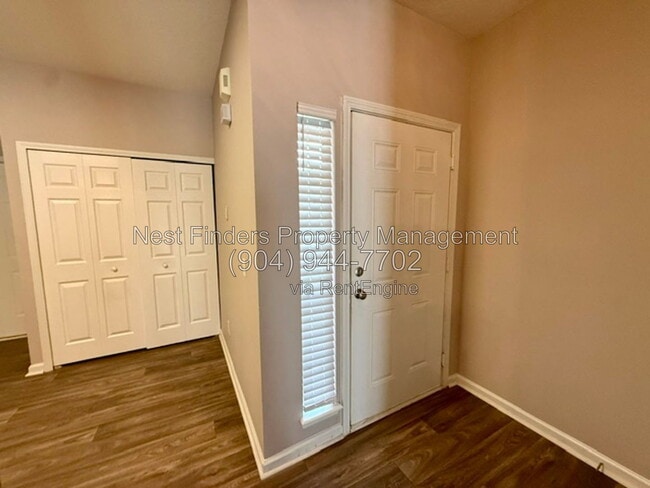 Building Photo - 518 Scrub Jay Dr