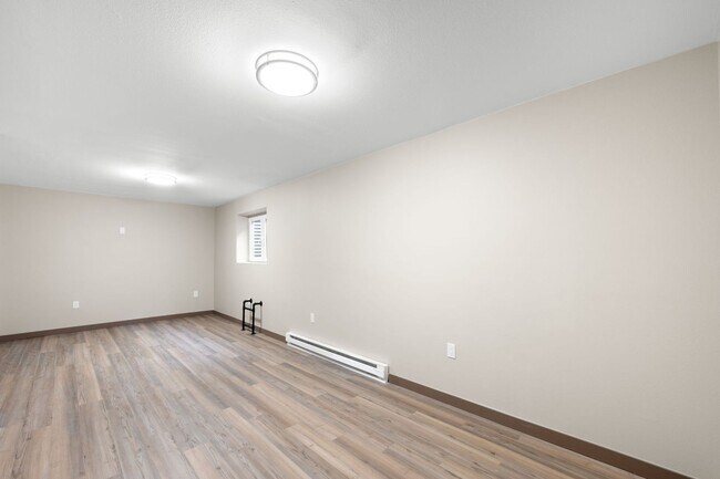 Building Photo - 4BD, 2BA Arvada Half-Duplex with 1-Car Garage and Back Yard