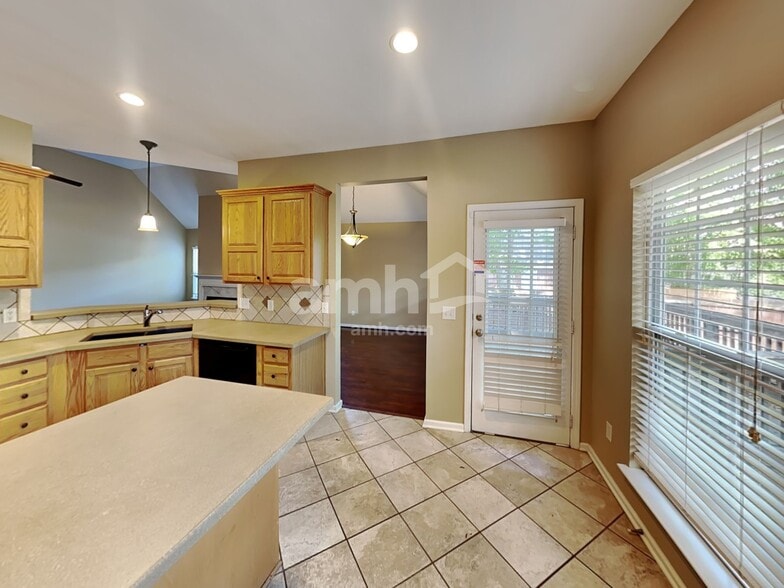 Building Photo - 5105 Bay Overlook Dr