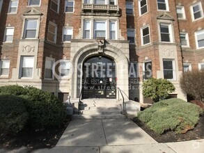 Building Photo - bedroom in Boston MA 02215