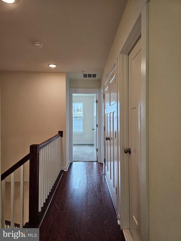 Building Photo - 414 Waverley Dr