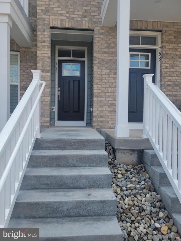 Building Photo - 755 Platinum Dr